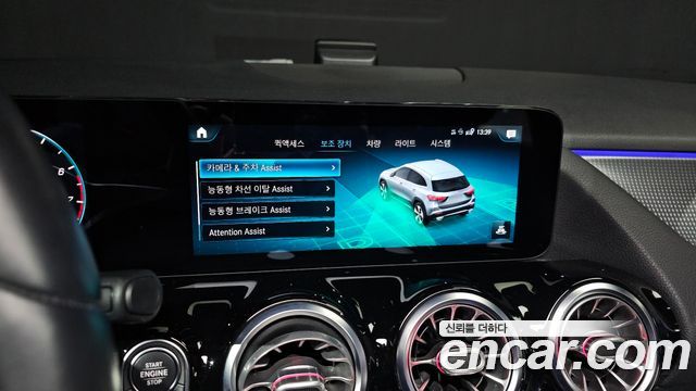 Mercedes-Benz GLA-Class GLA220