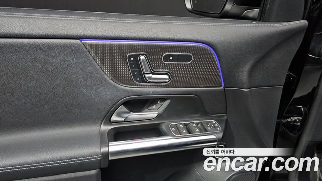 Mercedes-Benz GLA-Class GLA220