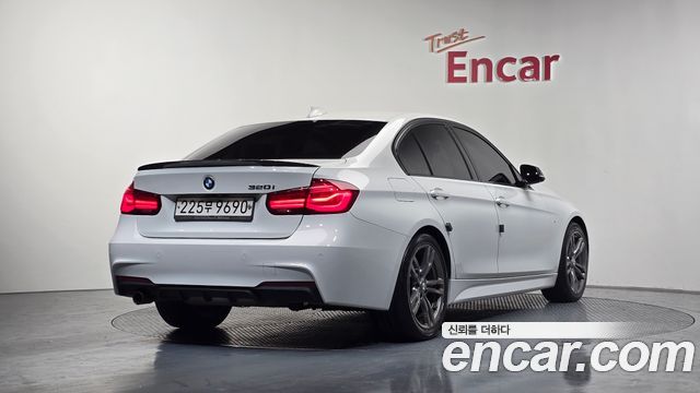 BMW 3-Series 320i M Sport Shadow