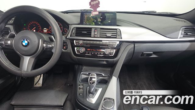 BMW 3-Series 320i M Sport Shadow