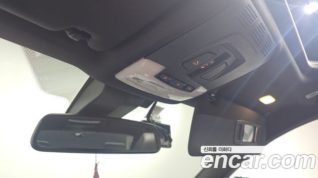 BMW 3-Series 320i M Sport Shadow