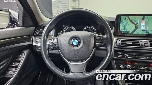 BMW 5-Series 520d xDrive Luxury Plus