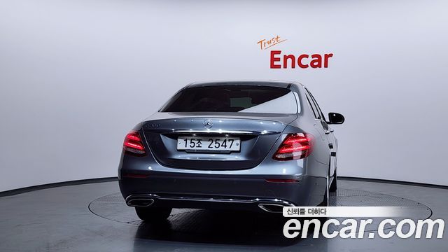 Mercedes-Benz E-Class E200 Avantgarde