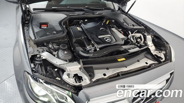 Mercedes-Benz E-Class E200 Avantgarde