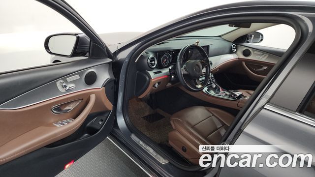 Mercedes-Benz E-Class E200 Avantgarde