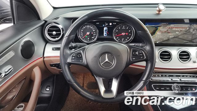 Mercedes-Benz E-Class E200 Avantgarde