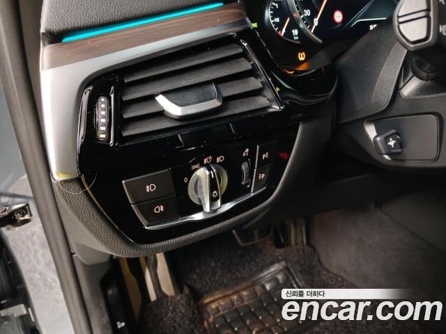 BMW 5-Series 520d xDrive M Sport Package Plus