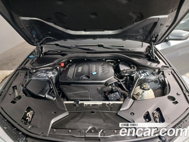 BMW 5-Series 520d xDrive M Sport Package Plus