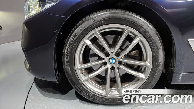 BMW 5-Series 520i M Sport