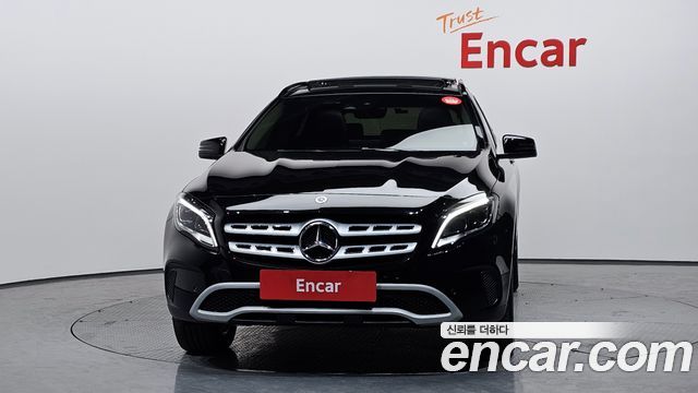 Mercedes-Benz GLA-Class GLA220