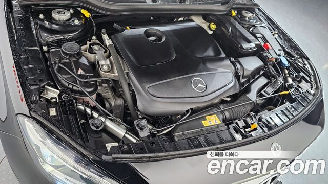 Mercedes-Benz GLA-Class GLA220