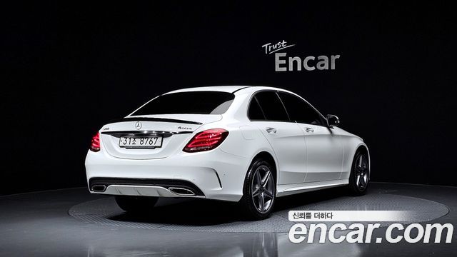 Mercedes-Benz C-Class W205 C200 4MATIC AMG Line