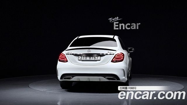 Mercedes-Benz C-Class W205 C200 4MATIC AMG Line