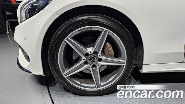 Mercedes-Benz C-Class W205 C200 4MATIC AMG Line