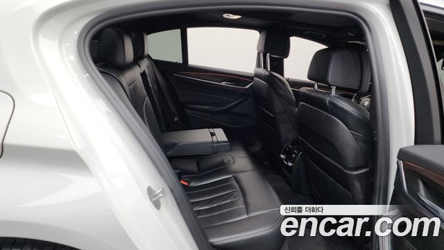 BMW 5-Series 530i xDrive M Sport Package Plus