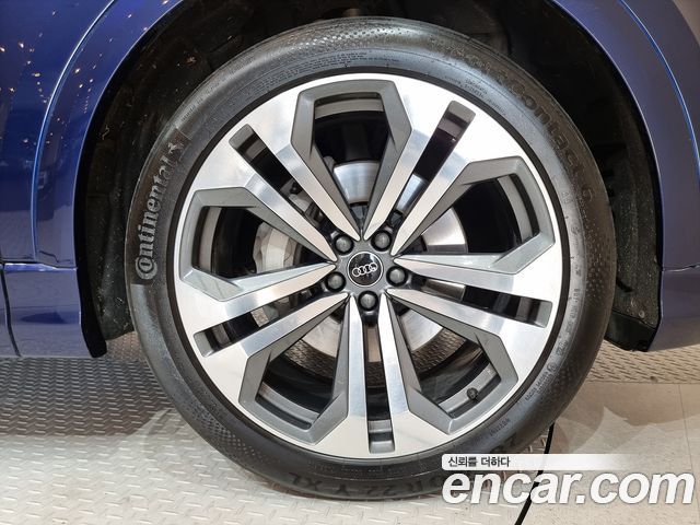 Audi Q8 55 TFSI Quattro Premium