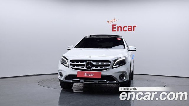 Mercedes-Benz GLA-Class GLA220 Premium