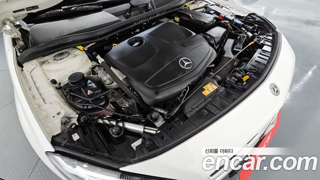 Mercedes-Benz GLA-Class GLA220 Premium
