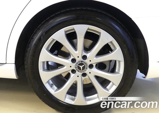 Mercedes-Benz E-Class E300 Exclusive