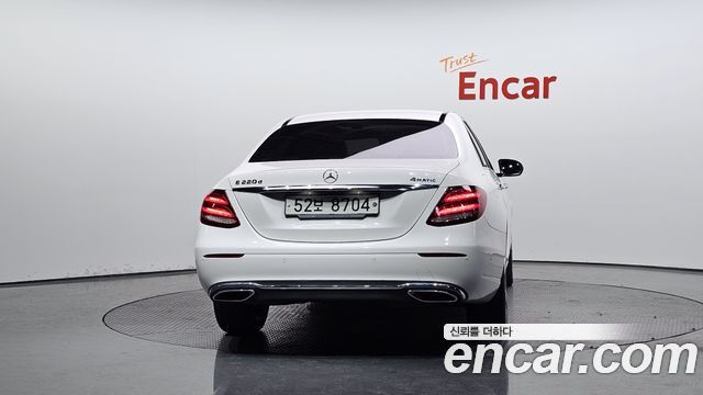 Mercedes-Benz E-Class E220d 4MATIC Avantgarde