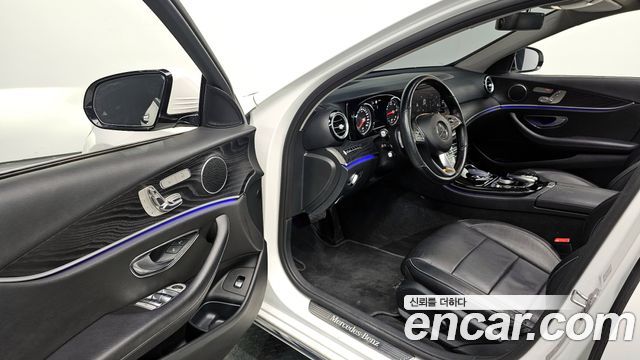 Mercedes-Benz E-Class E220d 4MATIC Avantgarde