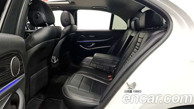 Mercedes-Benz E-Class E220d 4MATIC Avantgarde