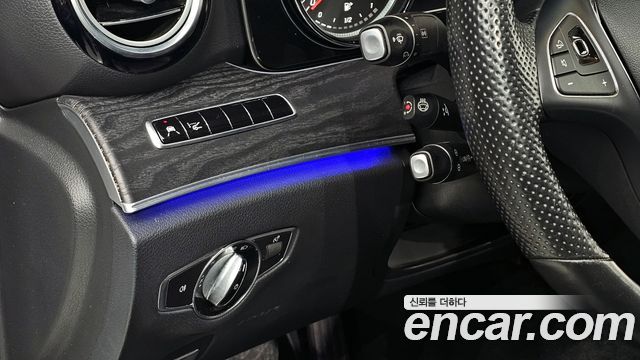 Mercedes-Benz E-Class E220d 4MATIC Avantgarde