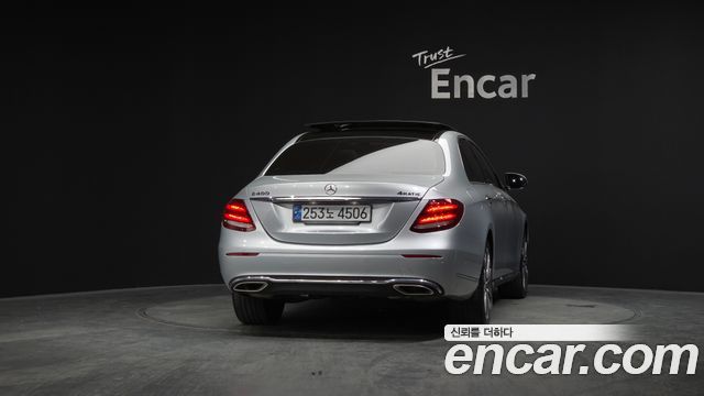 Mercedes-Benz E-Class E400 4MATIC Exclusive