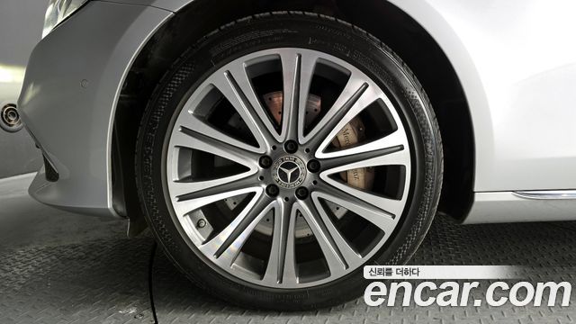 Mercedes-Benz E-Class E400 4MATIC Exclusive