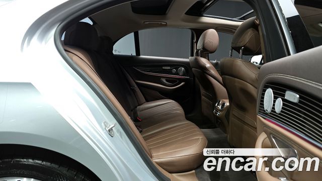 Mercedes-Benz E-Class E400 4MATIC Exclusive