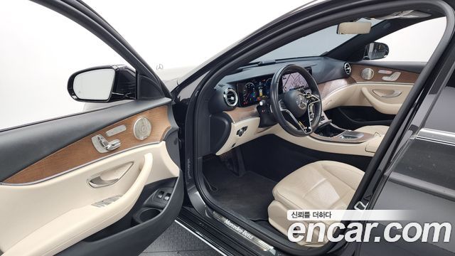Mercedes-Benz E-Class E300e 4MATIC Exclusive