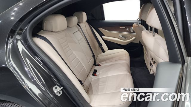Mercedes-Benz E-Class E300e 4MATIC Exclusive