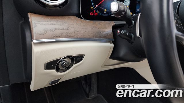Mercedes-Benz E-Class E300e 4MATIC Exclusive