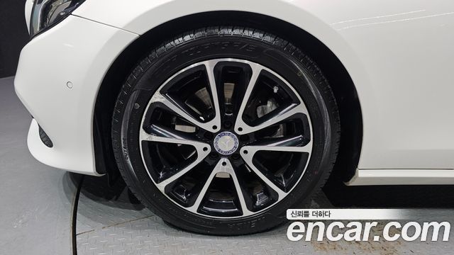 Mercedes-Benz E-Class E220d Avantgarde