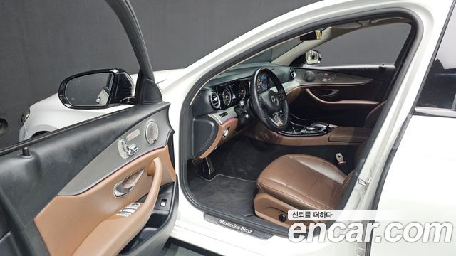 Mercedes-Benz E-Class E220d Avantgarde