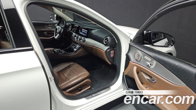 Mercedes-Benz E-Class E220d Avantgarde
