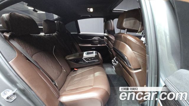 BMW 7-Series 740d xDrive M Sport
