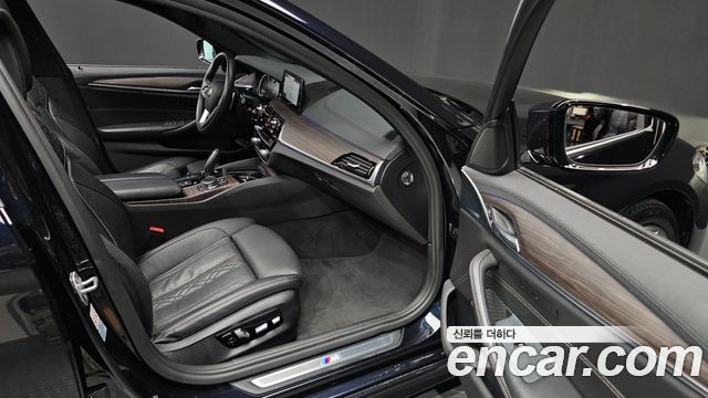 BMW 5-Series 530i xDrive M Sport Package Plus