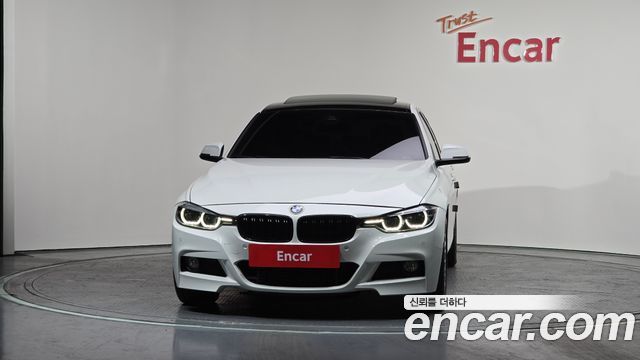 BMW 3-Series 320i Luxury