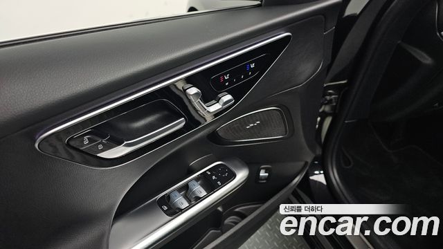 Mercedes-Benz C-Class C300 4MATIC Avantgarde