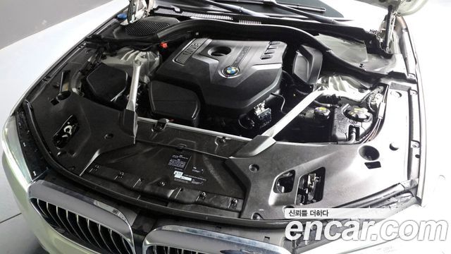 BMW 5-Series 530i xDrive Luxury Plus