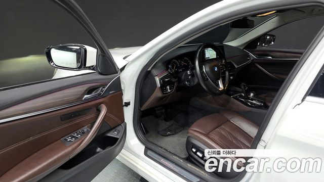 BMW 5-Series 530i xDrive Luxury Plus