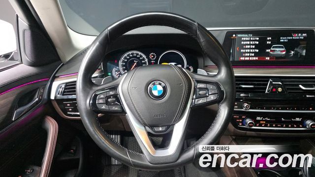 BMW 5-Series 530i xDrive Luxury Plus