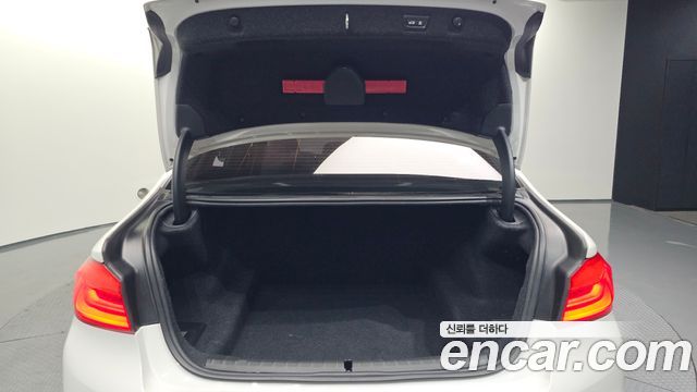 BMW 5-Series 530i xDrive M Sport Package
