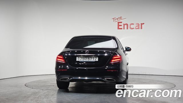 Mercedes-Benz E-Class E300 4MATIC AMG Line