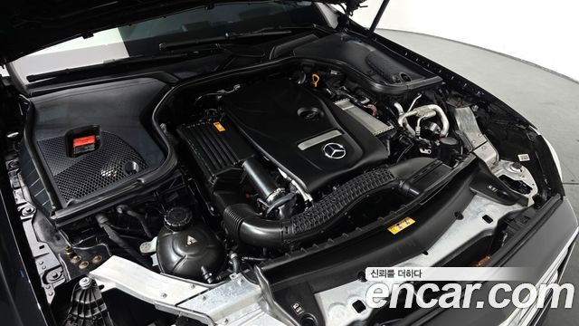 Mercedes-Benz E-Class E300 4MATIC AMG Line
