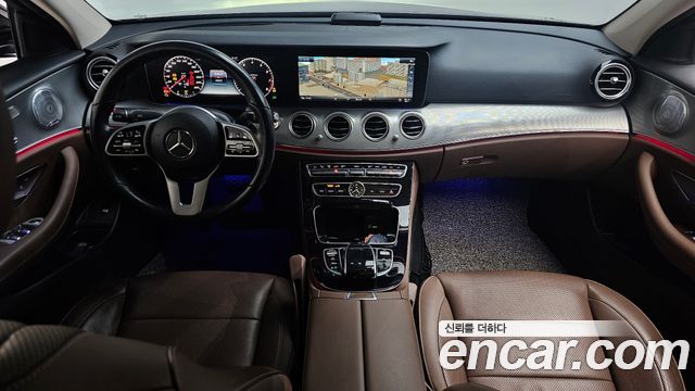 Mercedes-Benz E-Class E300 4MATIC AMG Line