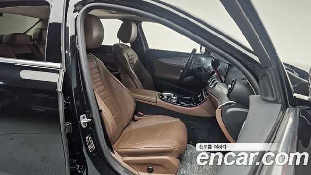 Mercedes-Benz E-Class E300 4MATIC AMG Line