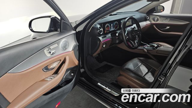 Mercedes-Benz E-Class E300 4MATIC AMG Line