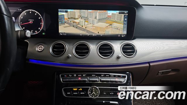 Mercedes-Benz E-Class E300 4MATIC AMG Line